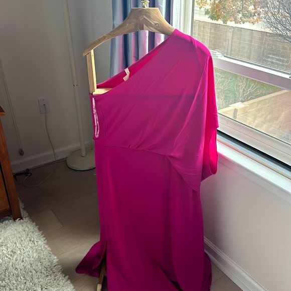 Red Dress Boutique Dresses & Skirts - Red Dress Boutique Hot Pink One-Shoulder Maxi Dress